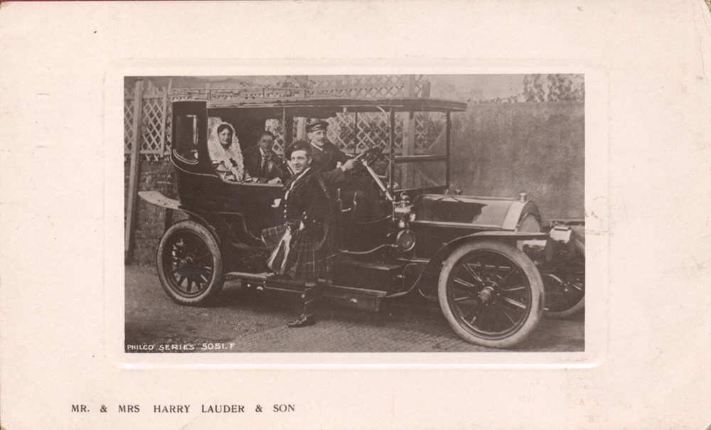 Photo Postcard Sir Harry And Lady Lauder In Automobile
