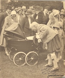 Photo Signed & Inscribed Harry Lauder Cooing To The Princess Mary Rose Glamis Castle Scotland Undated