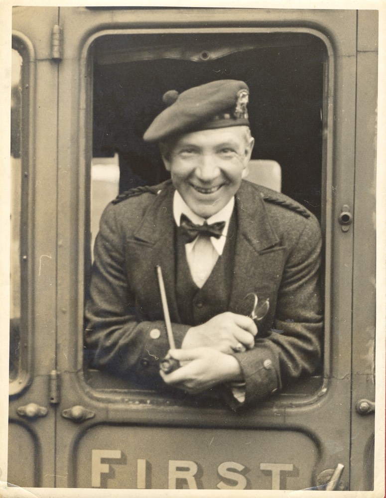 Photo Sir Harry Leaves Waterloo Station for America - Undated
